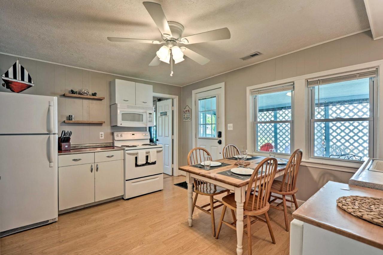 The Blue Crab Cottage - 3 Blocks From The Beach! Колониал Бийч Екстериор снимка