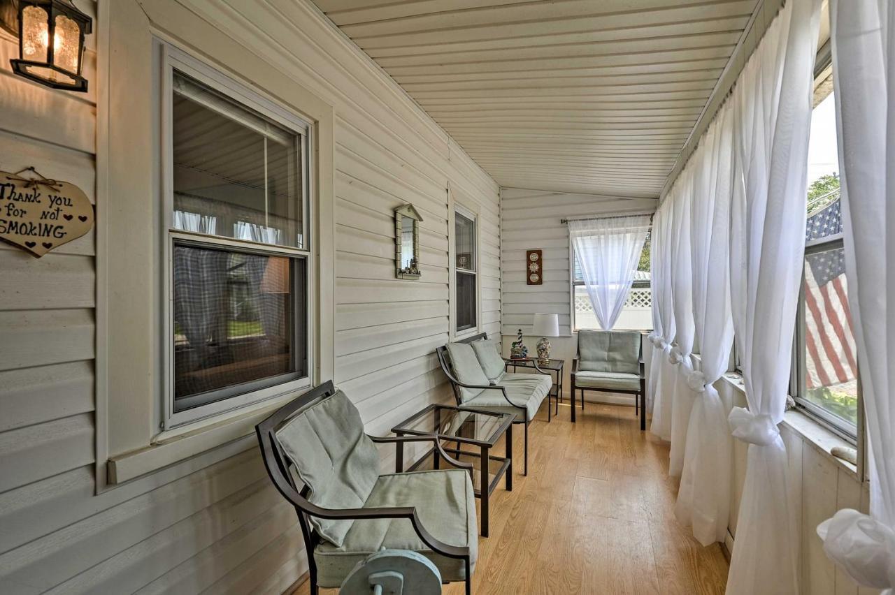 The Blue Crab Cottage - 3 Blocks From The Beach! Колониал Бийч Екстериор снимка